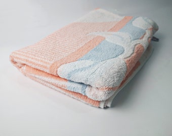 Vintage shower towel / bath towel / colorful retro TOWEL / cotton / terry cloth / 1990s / 70 cm x 142 cm / 27.5" x 56"