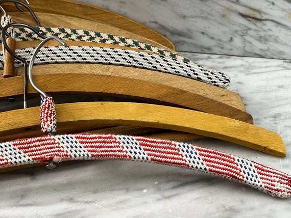 古い木製ハンガー10本 / 木製ハンガーコレクション - セットH - Etsy 日本