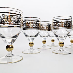 6 small wine glasses with gold decoration / 0.2l / gold rimmed glasses / grapevine decoration
