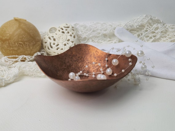Copper jewelry dish/decorative plate/candle holder / Mid-century plates / small copper plates / boho / Bohemian style / dopamine decor