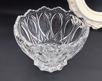 Vintage Kristallschale für Konfekt / Schmuckschale / Glasschale / Schale aus Kristall