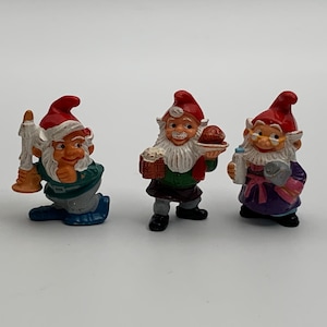 3 garden gnomes by Ferrero / Vintage surprise egg figures from the 1990s / Set of 3 plastic collectible figures / Dwarf Ü-Ei figure