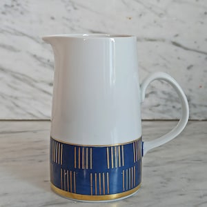 Vintage cream jug / milk jug by Lichte Porcelain / blue and gold / GDR tableware