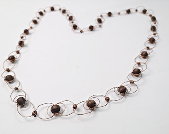Vintage chain made of copper wire with wooden beads / copper costume jewelry / 1970s / 70s jewelry