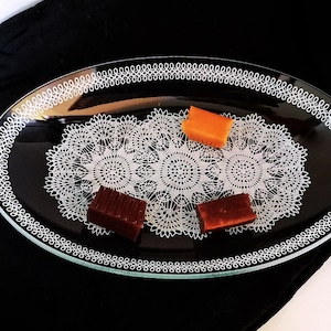 small glass plate, oval glass plate