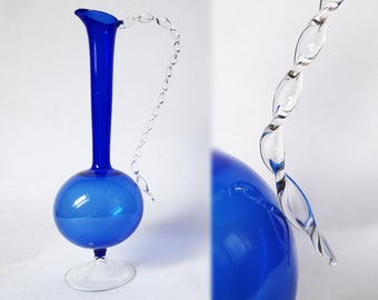 filigrane Glasvase mit Henkel, Solifleurvase, mundgeblasen und handgeformt, blau, Arnstedt Thüringen, Lauscha