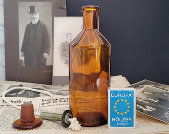 Vintage apothecary jar 250 ml / apothecary bottle with wick / bottle with lid 0.25 L / brown medicine bottle