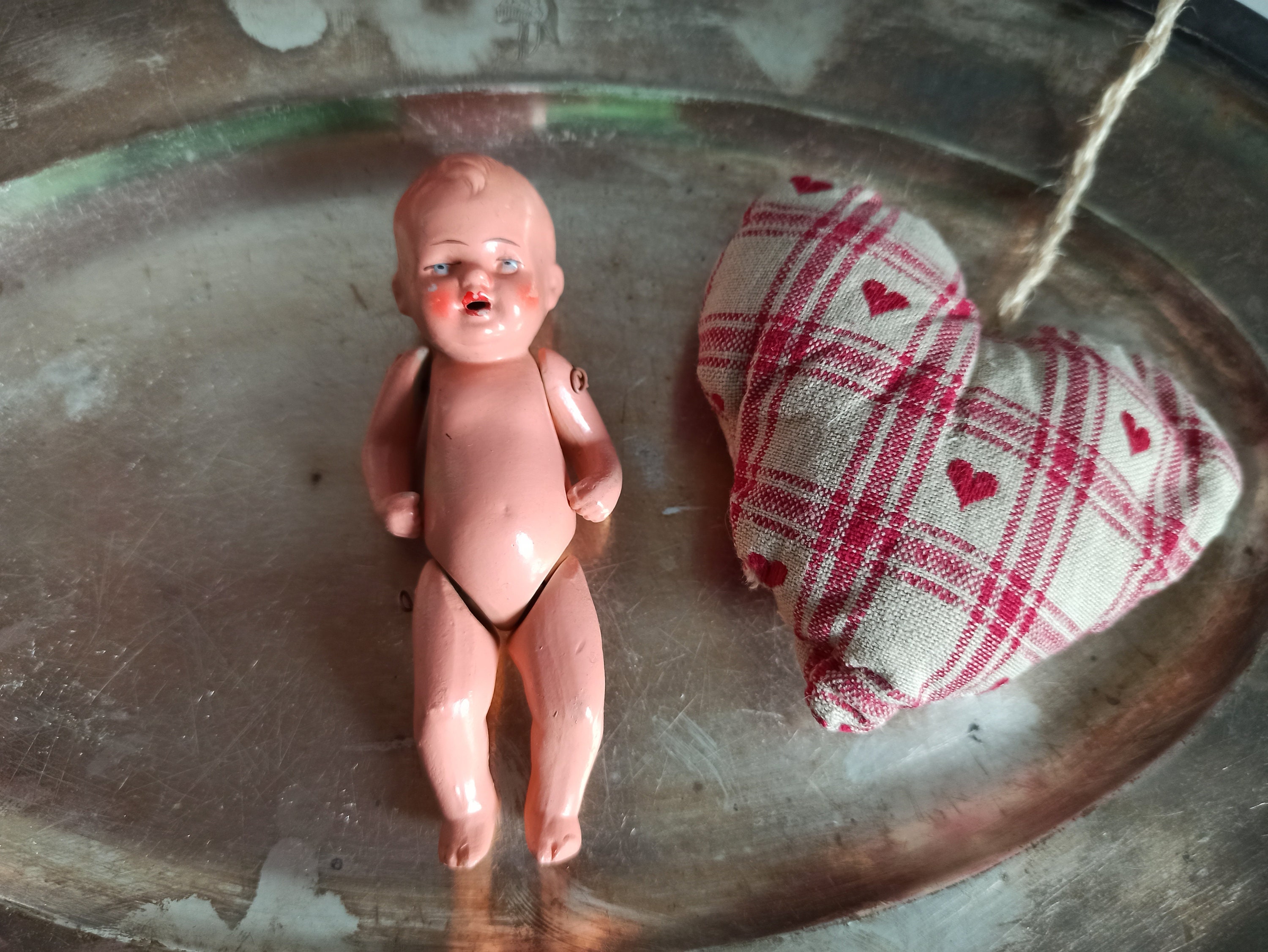 * antique baby doll ୨୧ * 小さな陶器製 の女の子 Vintage Ceramic Figurine Little Girl in Pigtails With Baby