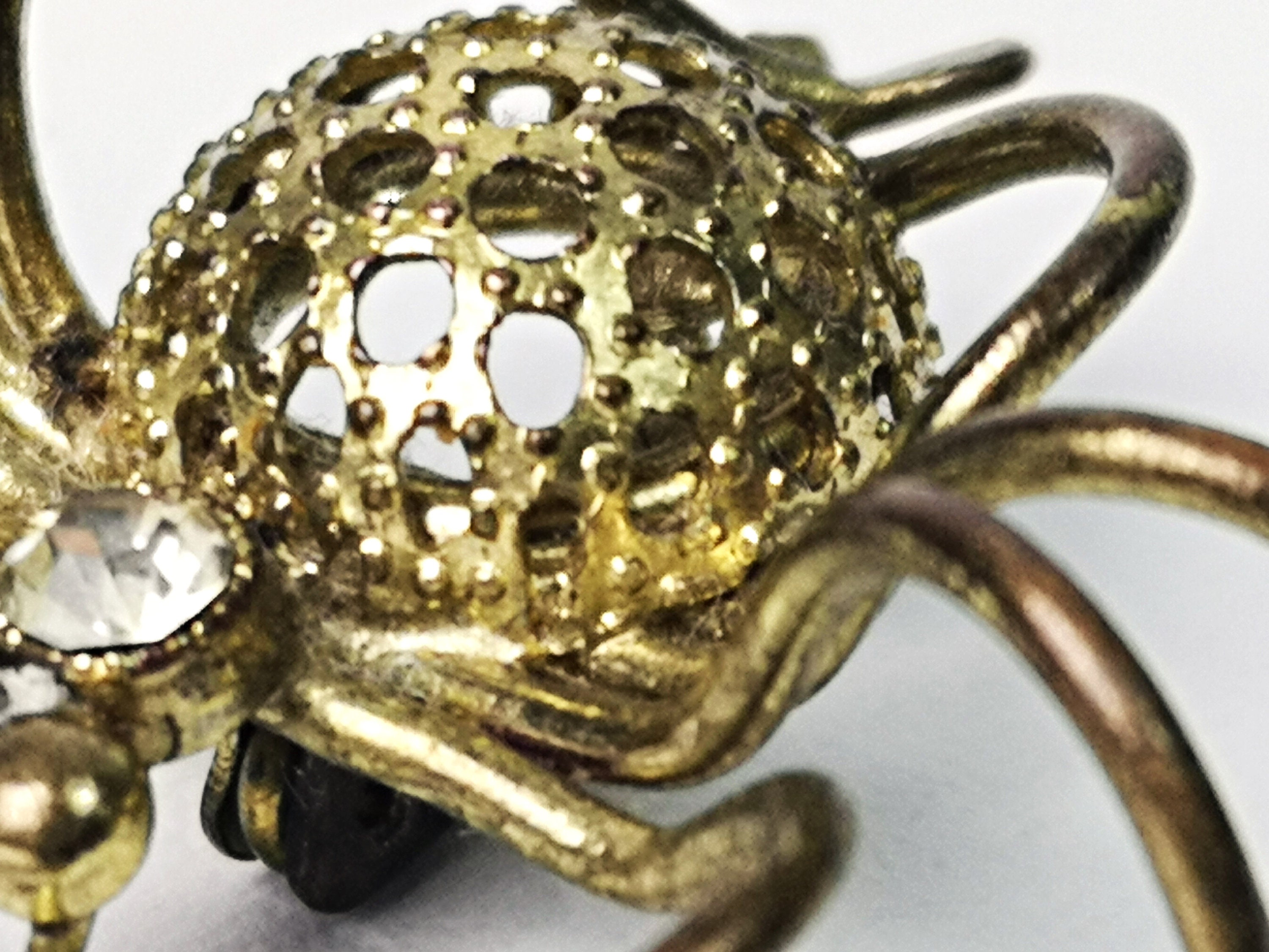 Spilla A Forma Di Ragno Con Conchiglia Tinta In Pavé Di Lega Di Articoli A Duplice Uso Con Strass Jet Argento Antico