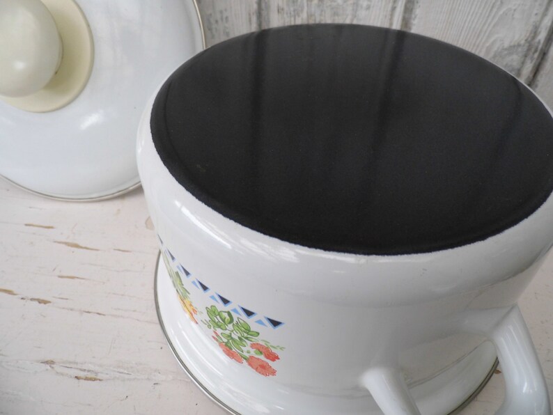 floral pattern 70s Enamel cooking pot retro