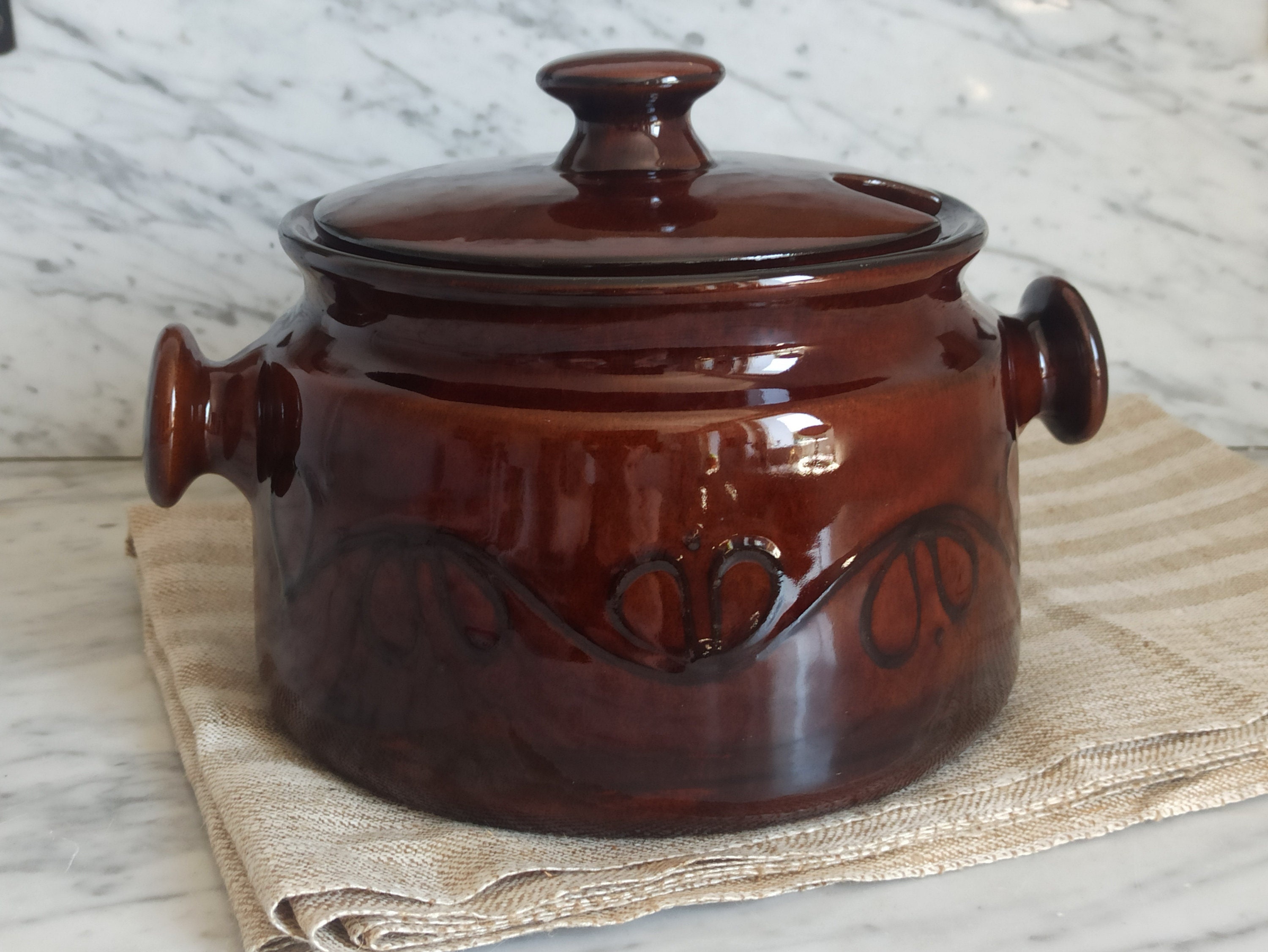 Vintage Ceramic Pot / Casserole Dish / Goulash Pot / Stew Pot