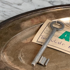Vintage aluminum room key / old key with patina / old key / skeleton key / brocante / 7.5 cm