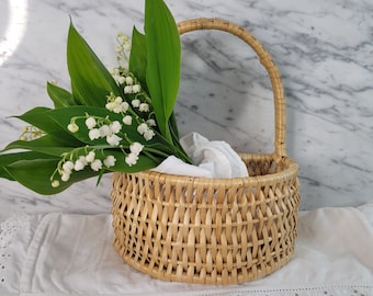 Vintage flower basket / wall basket / small utensil made of wickerwork