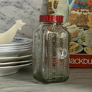 Old spice jar / vintage storage jar with screw lid made of Bakelite / spice jars / glass with lid