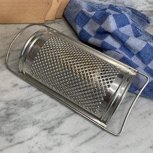 old kitchen grater / grater / cheese grater / rasp / VEB Cromefa