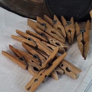 10 x old wooden clothespins / vintage wooden clothespins / clothespins