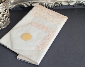 3 Vintage Cotton Handkerchiefs / Ladies' Handkerchiefs / Fabric Handkerchiefs with Lace Trim / Zero Waste