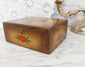 small wooden box / wood / small present / gift / jewelry box / second hand