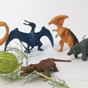 6 kleine Dinos aus Hartgummi / Spielzeug / 90er Jahre / Elastolin / Masse Figuren / Dinosaurier / Krokodil