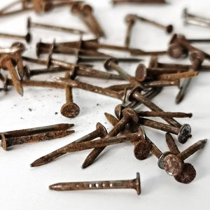 A over 150 tiny rusty nails/ old round-head nails / mini approx. 12 mm / 0.42" iron / steel / German craftsmanship / saddler / upholsterer
