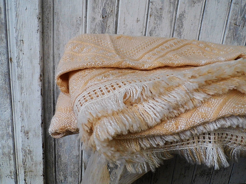 Vintage bedspread / counterpane / retro bedcover / apricot and Etsy
