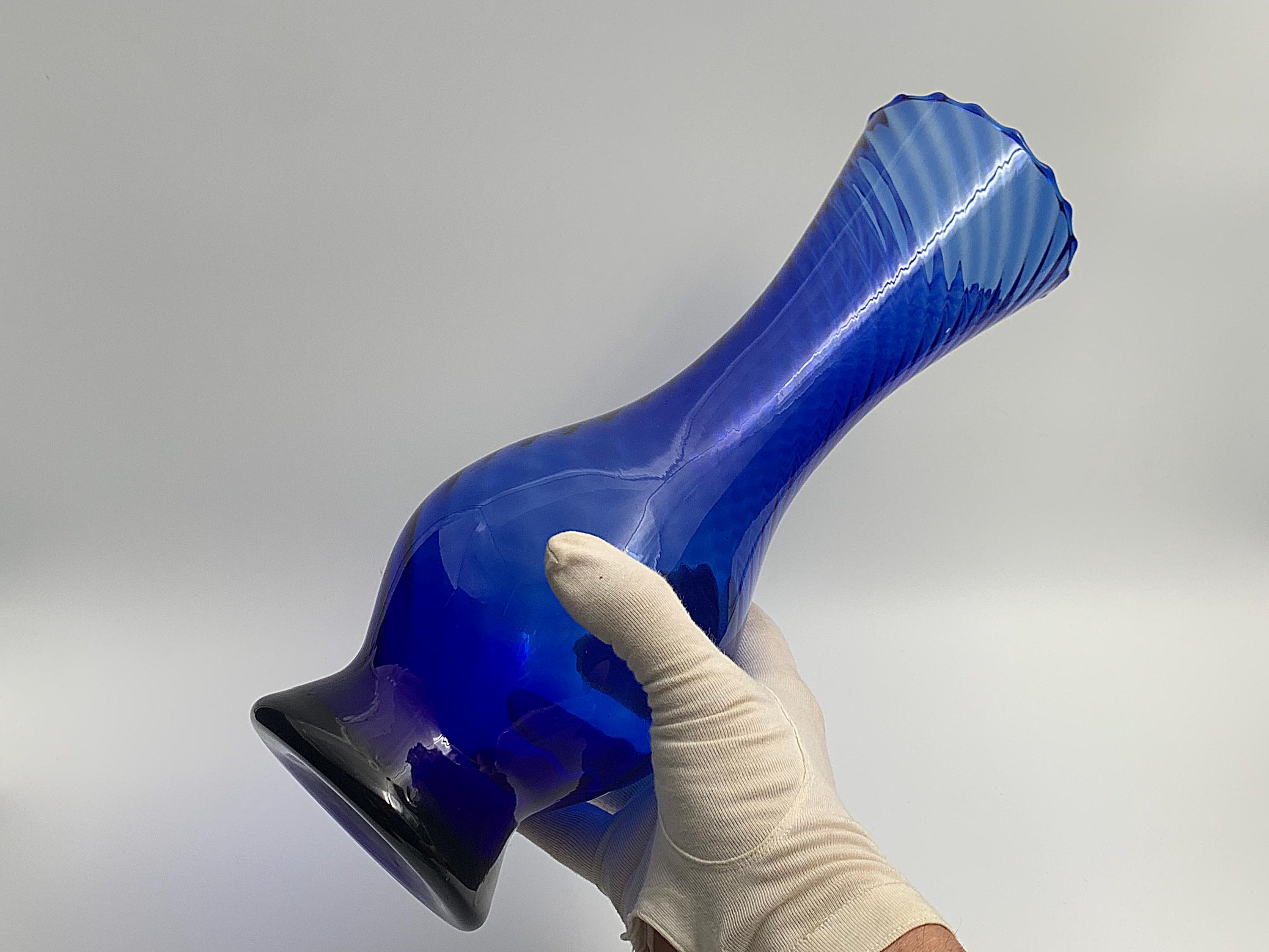 ロイヤルブルー/コバルトブルーのヴィンテージコレクターズ花瓶