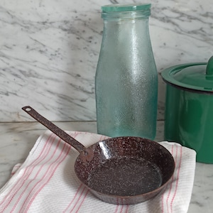 Oude emaille pan / kleine pan / jaren 60 / vintage keuken - decoratie / geëmailleerde pan