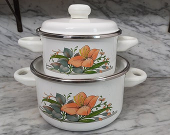 Retro kookpot / 2 emaille pannen / emaille pannenset / pot met deksel / jaren 90 / lelies - Jamaica