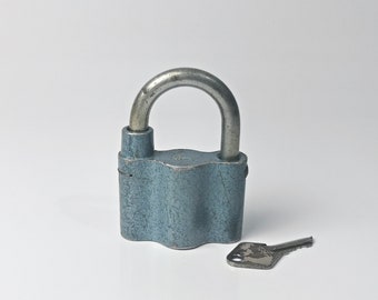 old padlock 70s / 80s steel lock / VINTAGE padlock / LOCK with key