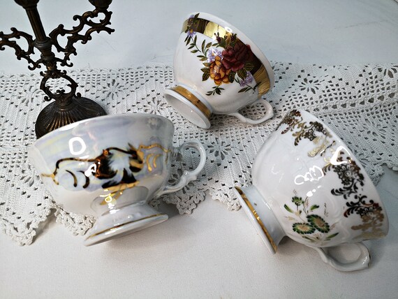 3 hübsche Kaffeetassen / alte Tassen / Sammeltassen