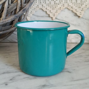 Small enamel pot / vintage handle pot / small ladle pot / large drinking cup 40s / snipping pot in turquoise