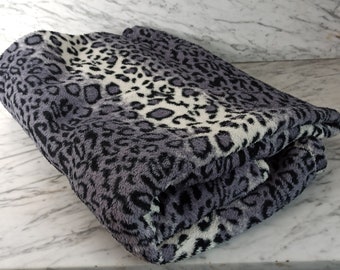 Vintage cuddly blanket with animal print / warm fleece blanket / Leo blanket 1990s - cuddly blanket / 165 cm x 200 cm