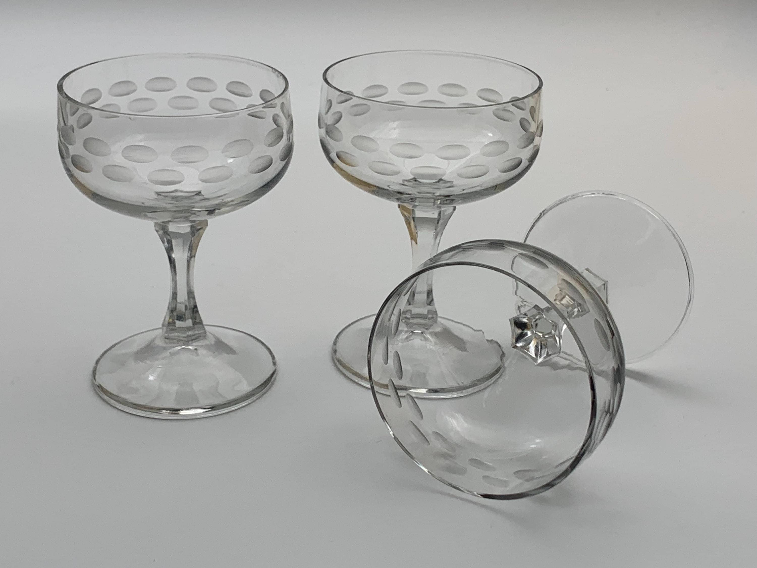 3 Eierlikörgläser /Likörschälchen / 3er Set Vintage Likörschalen / Schnapsgläser 2cl / shot Gläser / für Eierlikör / DDR Gläser 80er Jahre