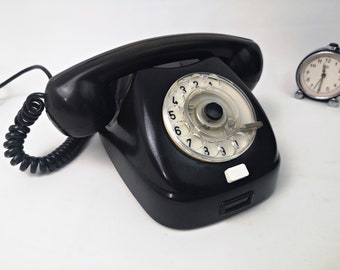 Altes Telefon Bakelit / Bakelittelefon / 60er /  TESLA / Wählscheibentelefon / Wählscheibe / Requisite