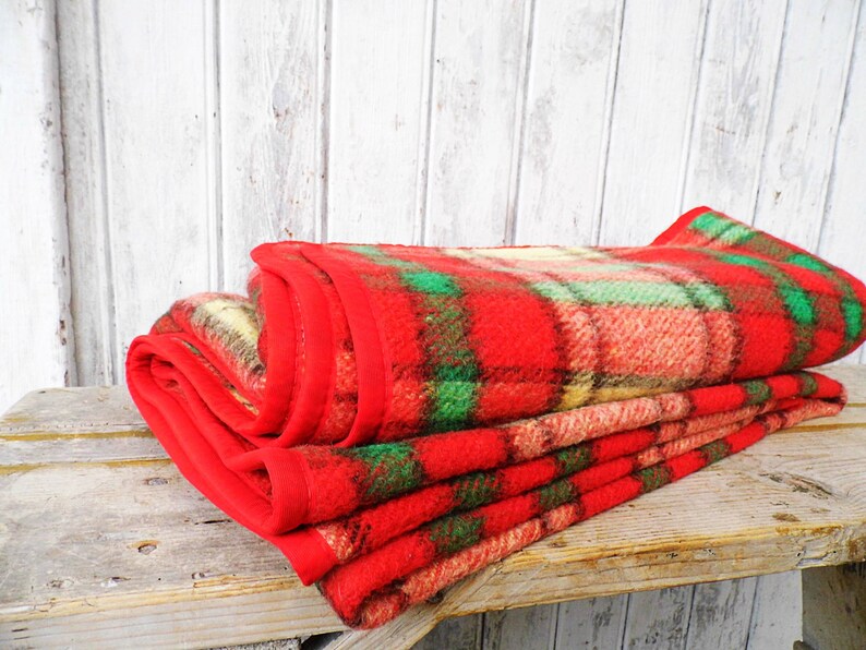 Old checkered blanket warm blanket vintage plaid