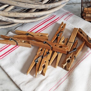 10 x old wooden clothespins / vintage wooden clothespins / clothespins / laundry pins