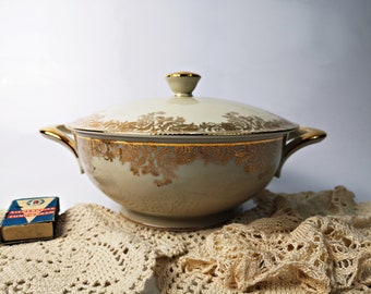Vintage soup tureen / terrine / biscuit jar / soup bowl / candy dish / brocante - shabby