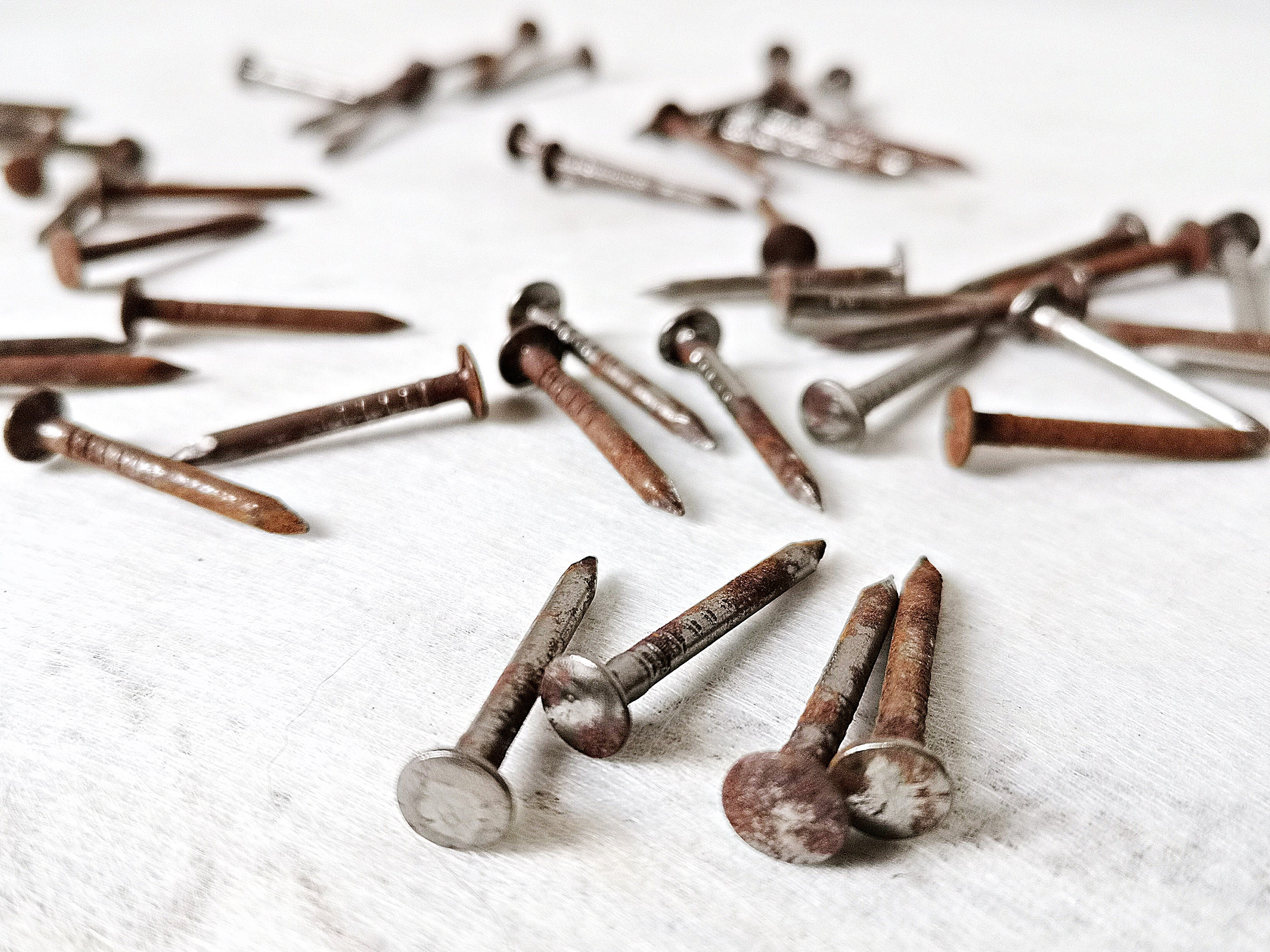 B Set of 50 Rusty Nails 2.5cm 1 Rusted Nails Etsy UK