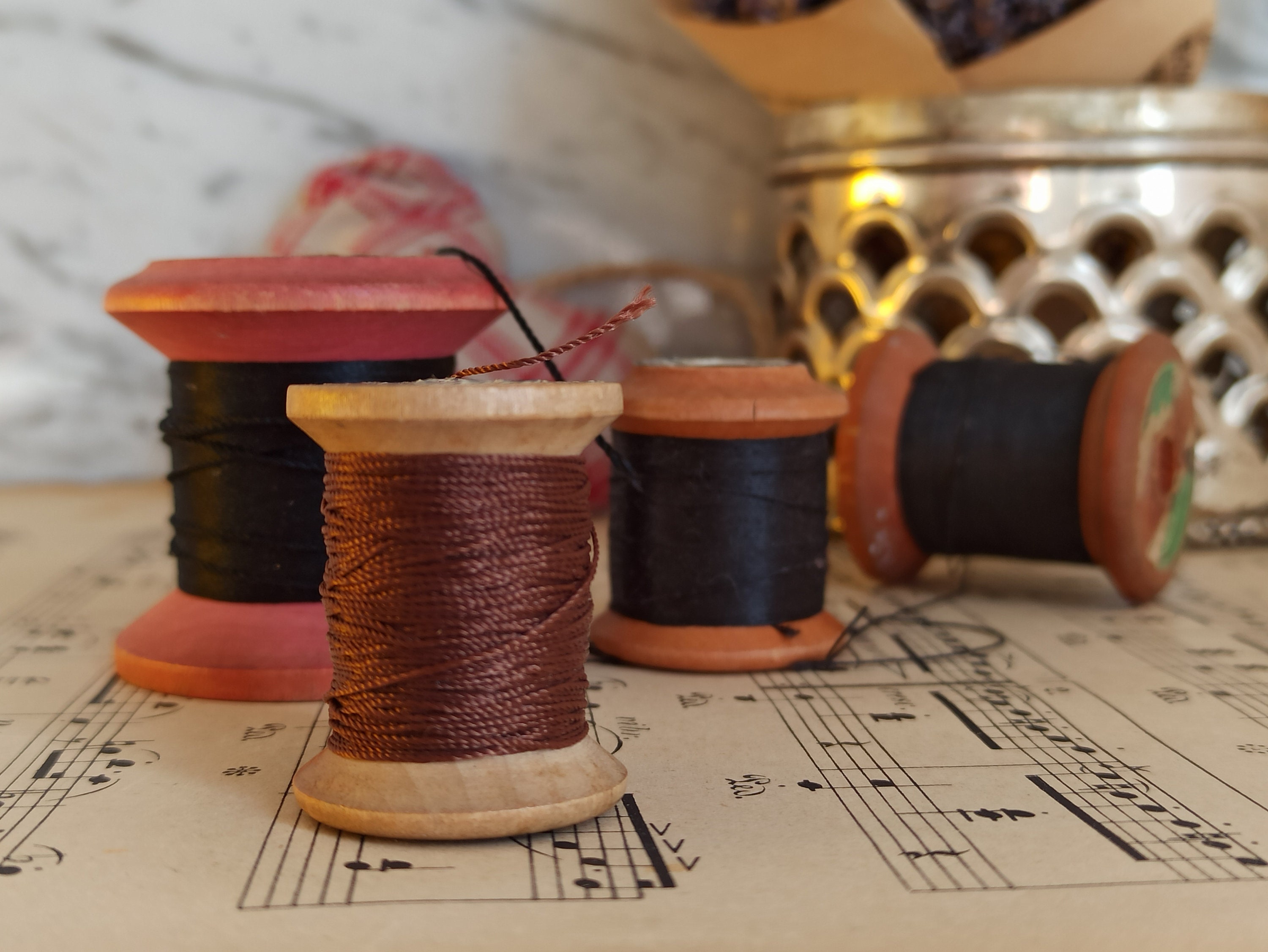 4 Wooden Spools Ancient, Black Thread on a Wooden Spool Sewing Kit