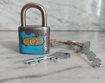 old Chinese padlock 70s / 80s steel lock / VINTAGE from China / padlock / LOCK with key