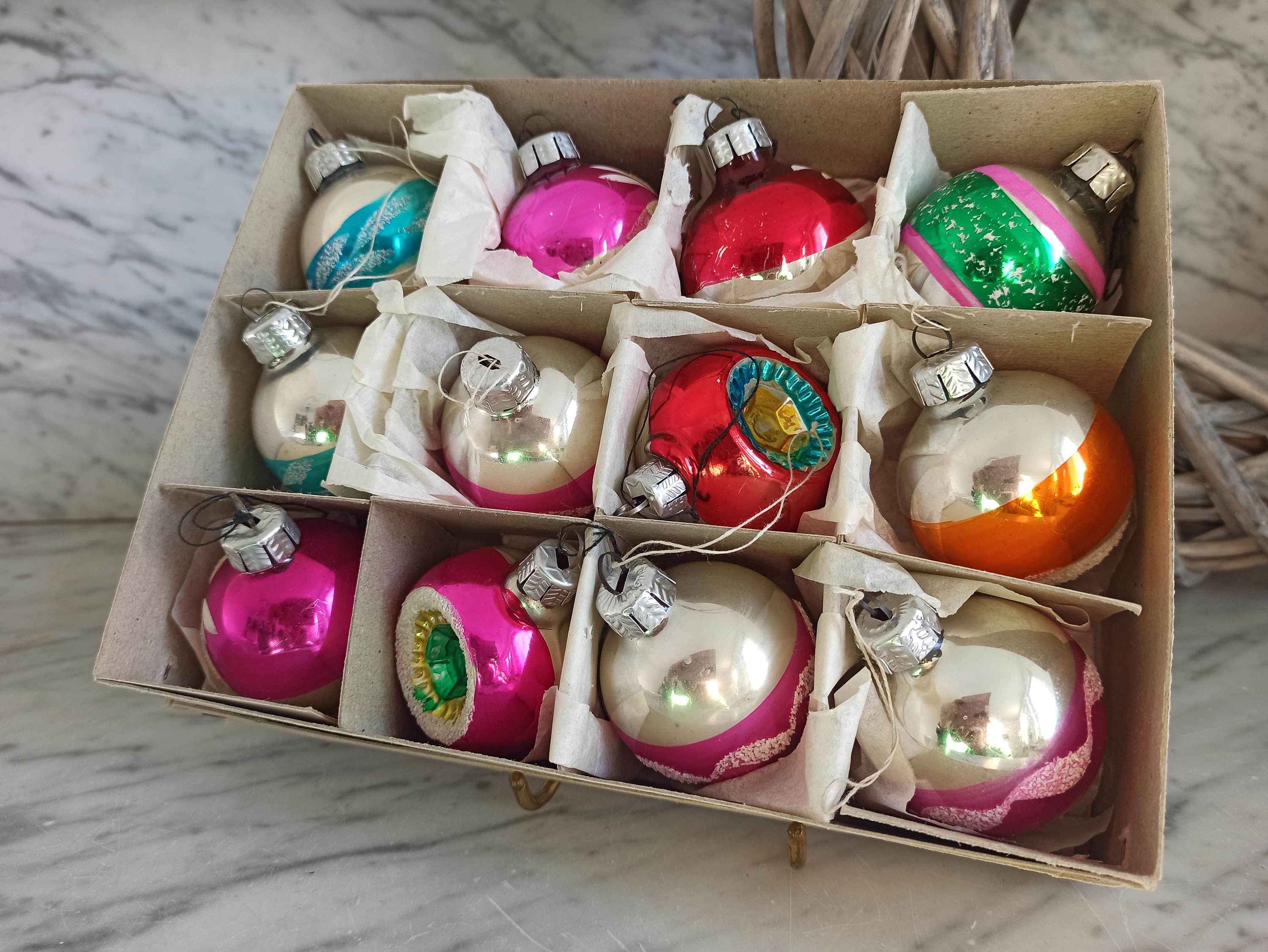 12 alte, bunte Weihnachtskugeln - Vintage Christbaumschmuck - antike Kugeln aus Glas ca. 5 cm - Brocante - Weihnachtsdeko shabby