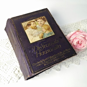 Antiquarian book / Book from 1921 - The woman as a family doctor / VINTAGE book decoration / German language / Fraktur script