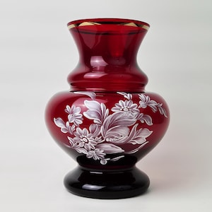 vintage vase dark red with white enamel painting with floral motif / glass art / freestyle / 1960s / 18.5 cm / 7.3 &quot;/ mouth-blown hand-painted