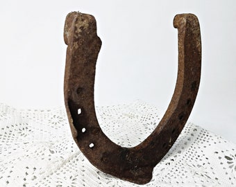 ancient large horseshoe / rusty lucky charm / patinated / vintage / real horseshoe
