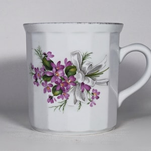 romantic vintage coffee mug with violets & bow Original Bohemia porcelain Český Porcelán Dubí