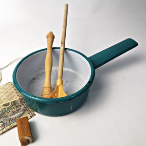 small vintage casserole dish / enamel saucepan petrol / pot / cooking pot with handle / saucepan / casserole