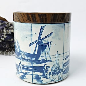 old coffee can / tin can / storage can / coffee tin / blue white / Delft / Holland / mill