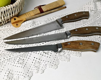 3 alte Messer / Fleischmesser / Gemüsemesser / Schälmesser / Hackmesser / Küchenmesser mit rustikalem Holzgriff