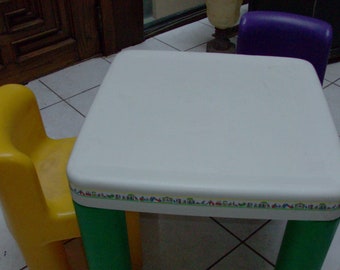 Little tikes table store and chairs canada