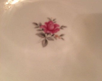 Large OVAL SERVING PLATTER Scattered with Pink Roses and Buds